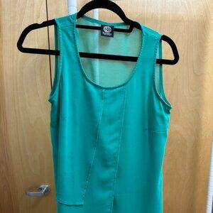 Bobeau emerald green/jade sleeveless blouse